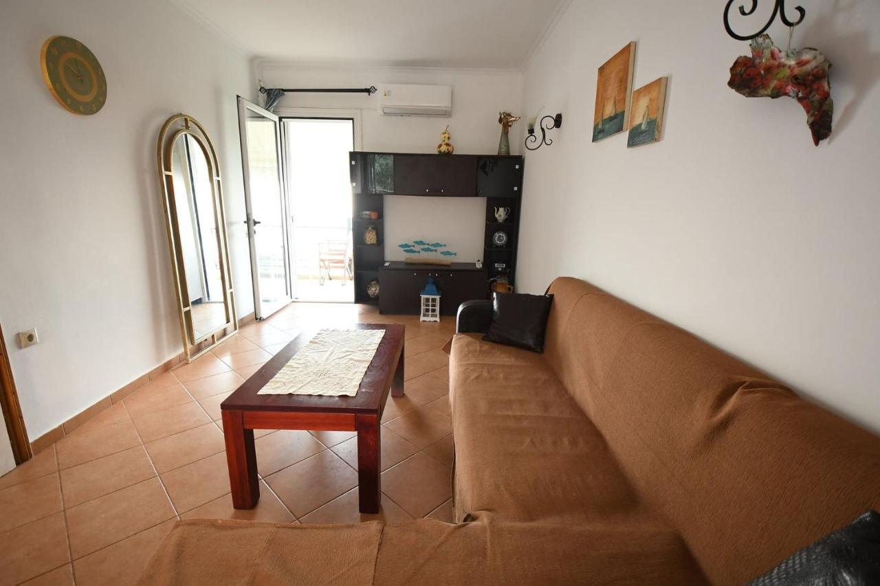 South Side Hotel Athanion Bagian luar foto
